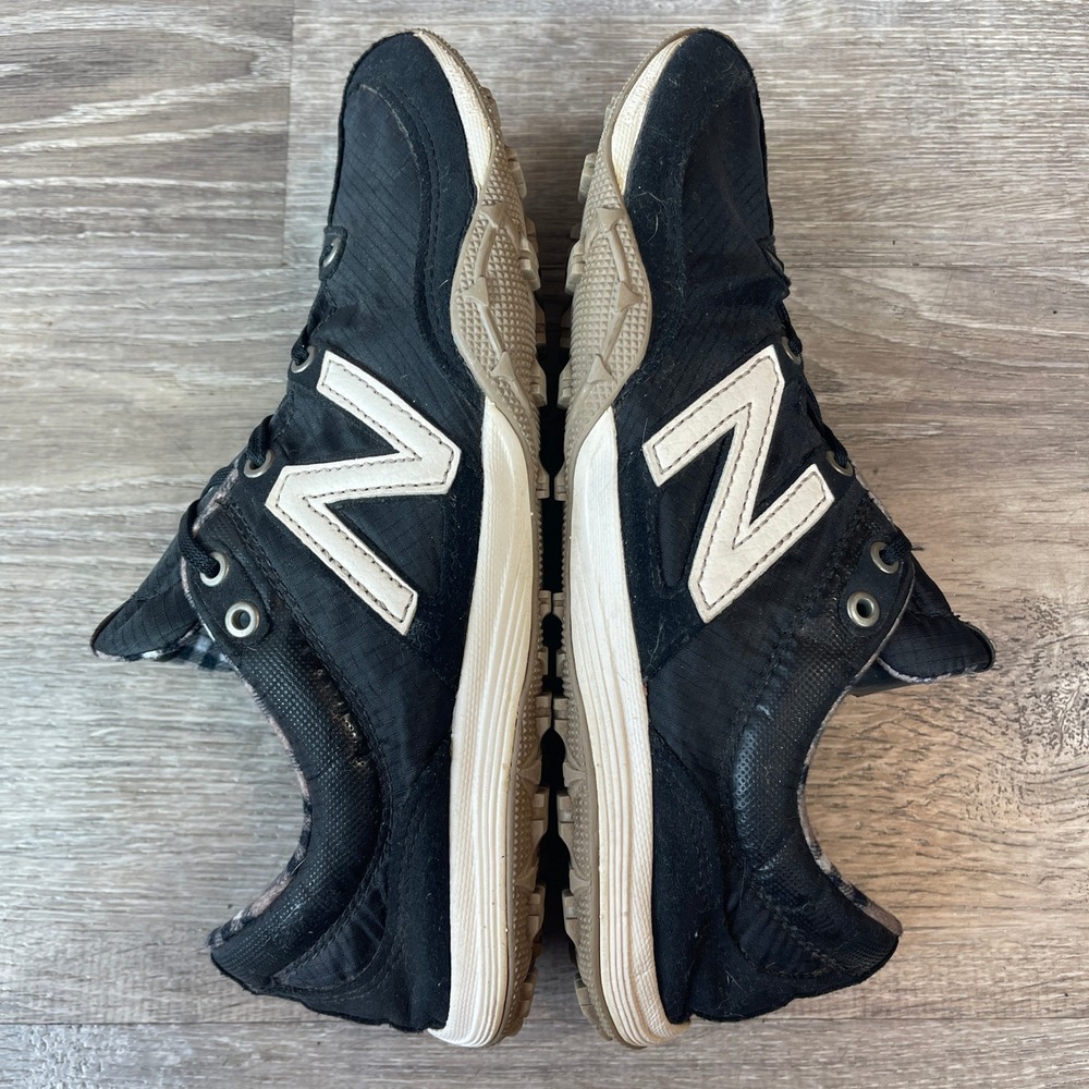 New Balance 561 Black Plaid Trail Running Shoes WT561BK Womens 8.5